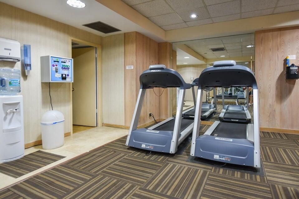 合同活跃: $3,900 (1 贝兹, 1 浴室, 1180 平方英尺)