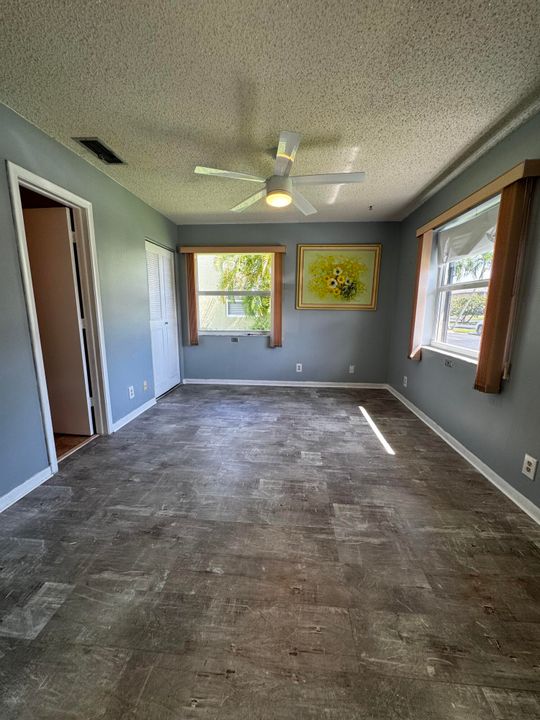 For Sale: $245,000 (2 beds, 2 baths, 1167 Square Feet)