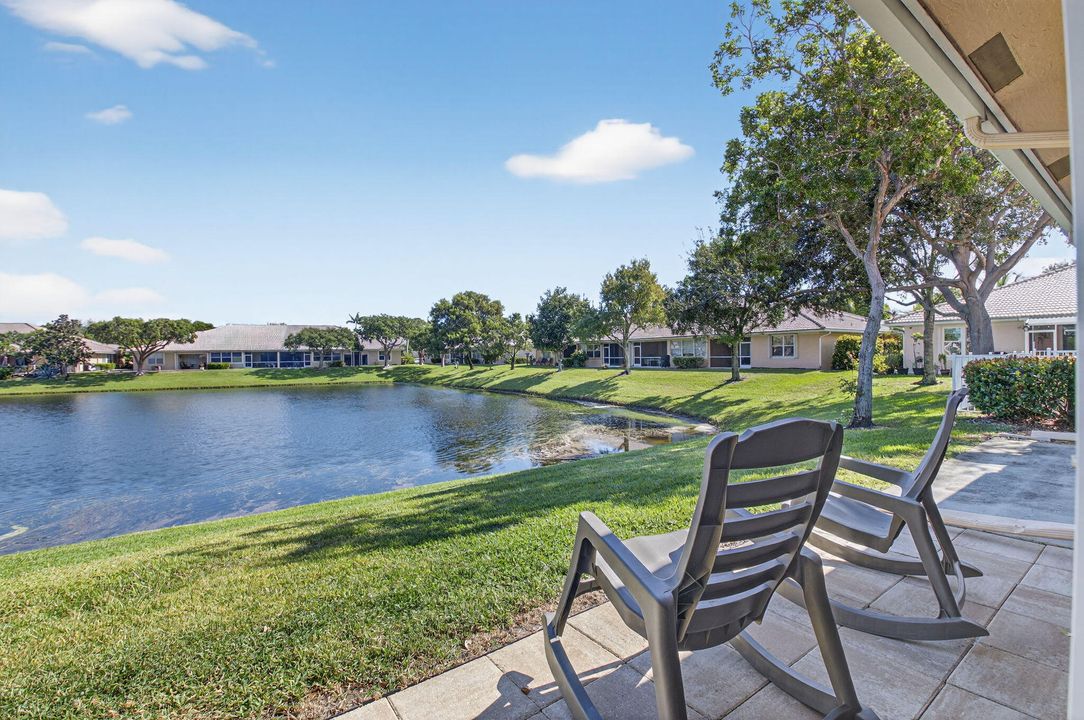 合同活跃: $3,000 (2 贝兹, 2 浴室, 1379 平方英尺)