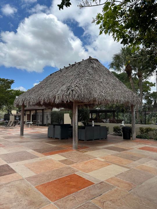 For Rent: $3,500 (3 beds, 2 baths, 1698 Square Feet)