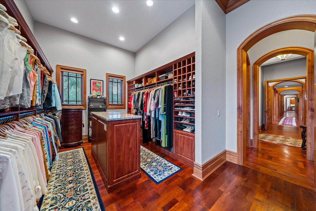 En Venta: $4,750,000 (8 camas, 7 baños, 10869 Pies cuadrados)