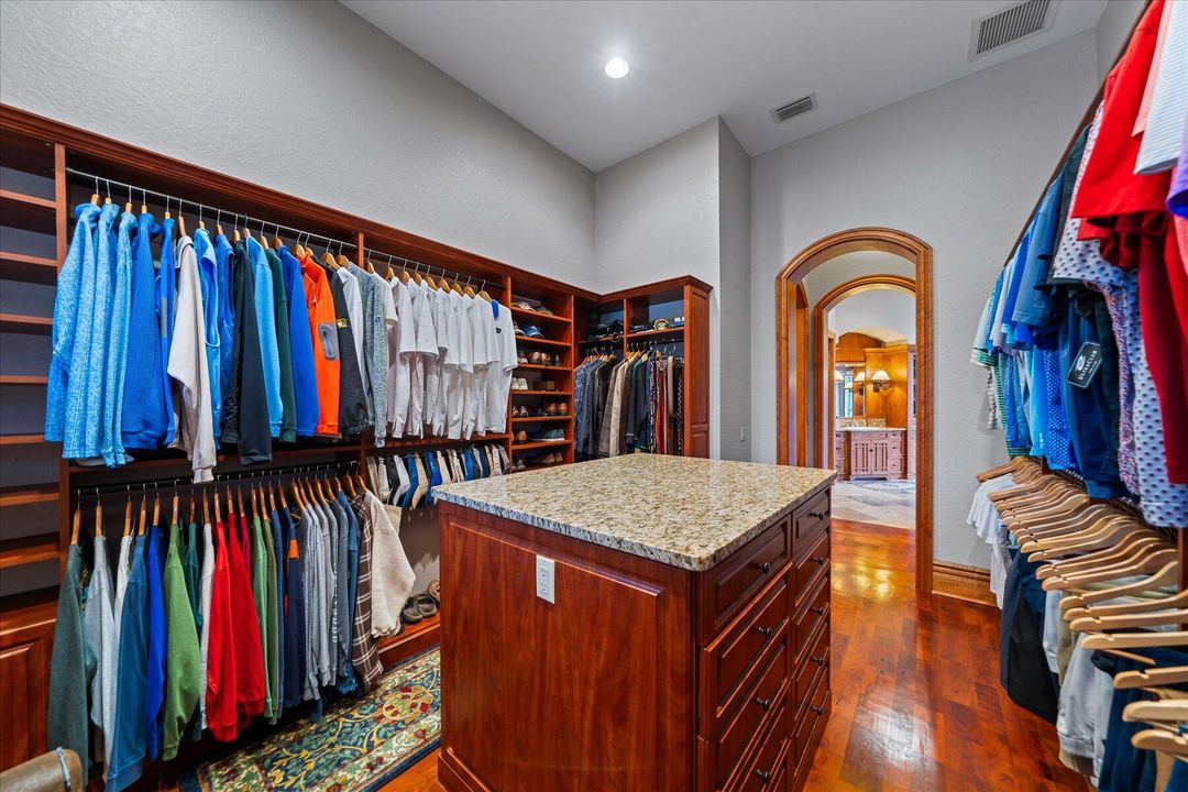 En Venta: $4,750,000 (8 camas, 7 baños, 10869 Pies cuadrados)