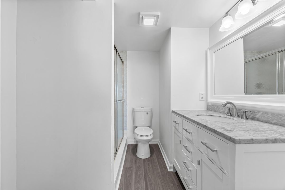 For Rent: $1,700 (2 beds, 2 baths, 896 Square Feet)