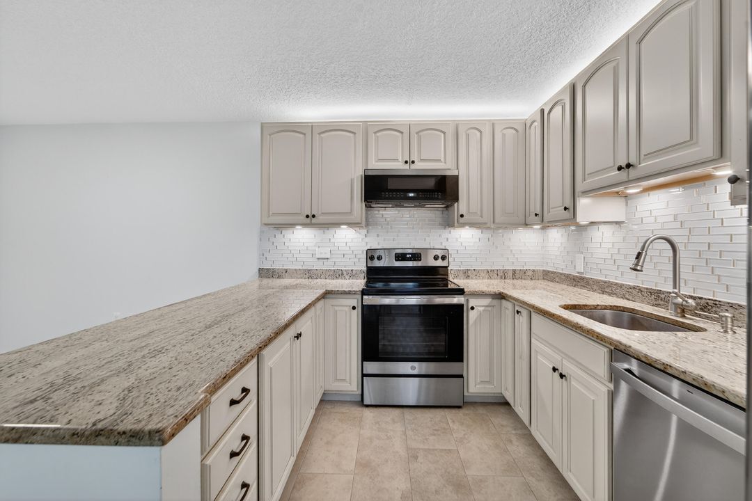 В аренду: $2,900 (3 спален, 2 ванн, 1596 Квадратных фут)