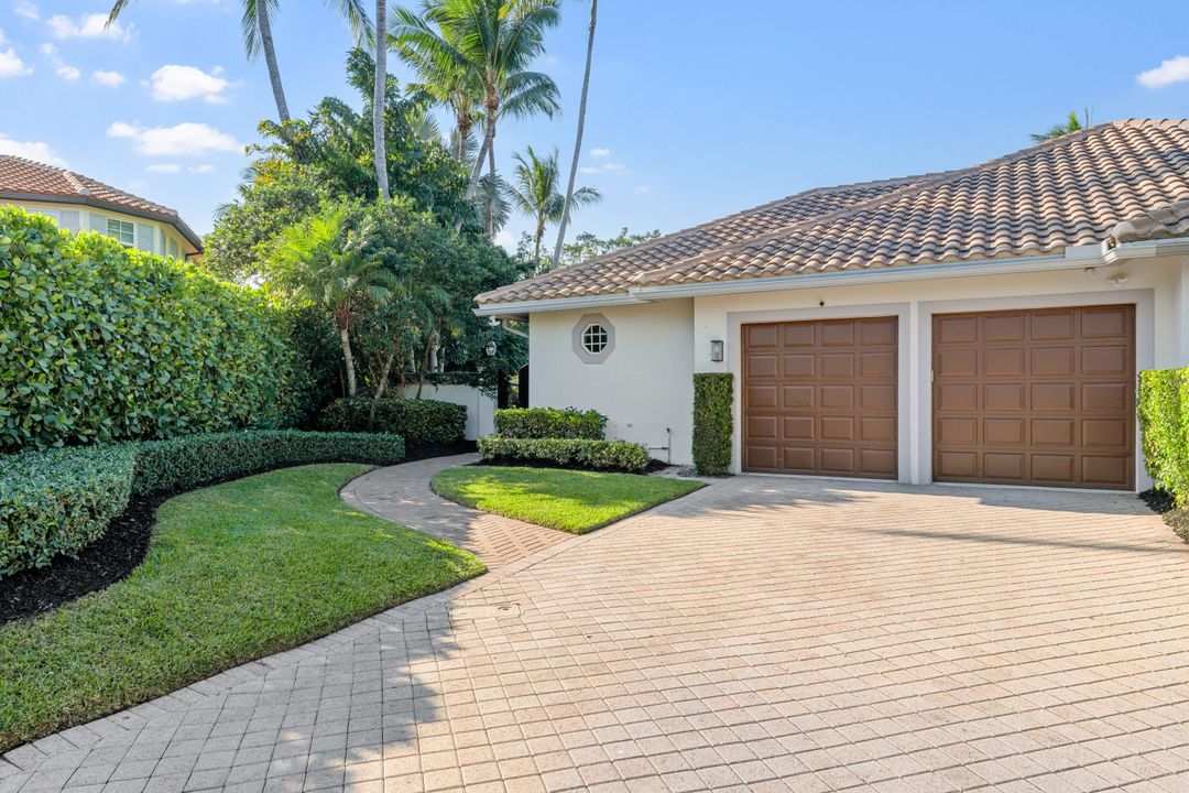 For Sale: $2,975,000 (3 beds, 3 baths, 2175 Square Feet)