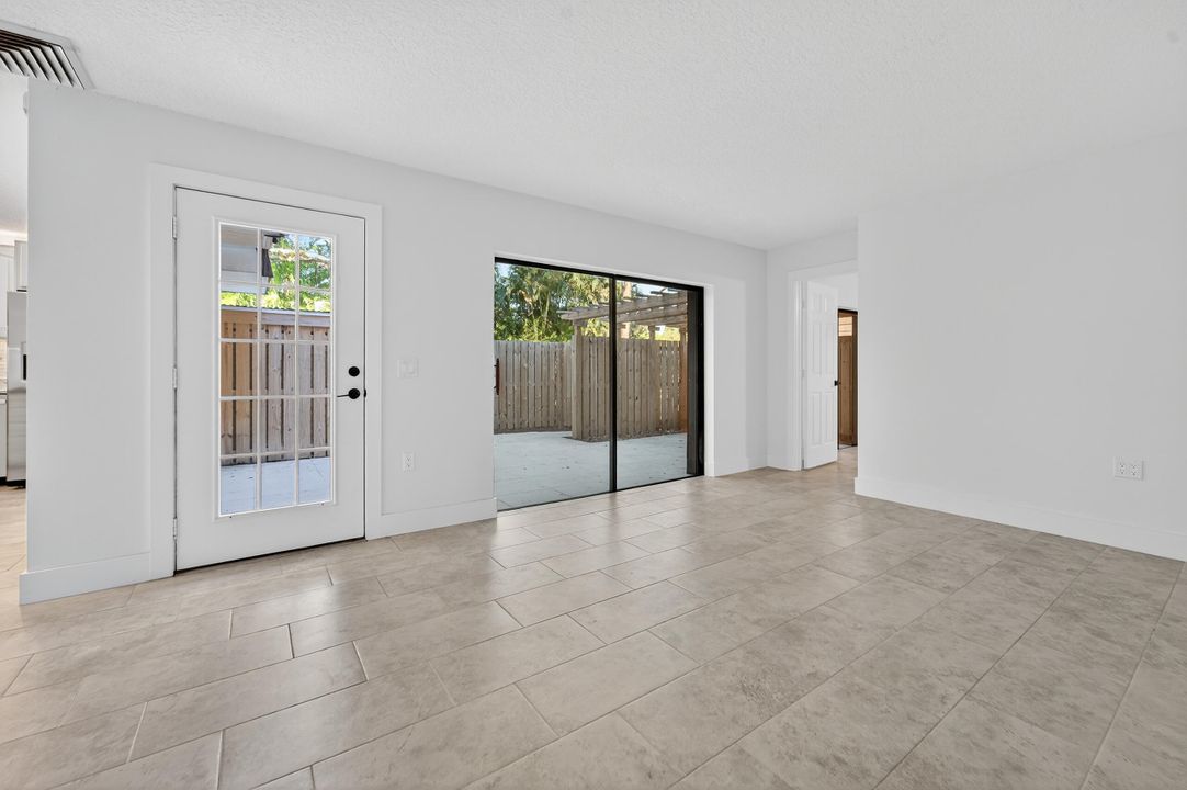 В аренду: $2,900 (3 спален, 2 ванн, 1596 Квадратных фут)