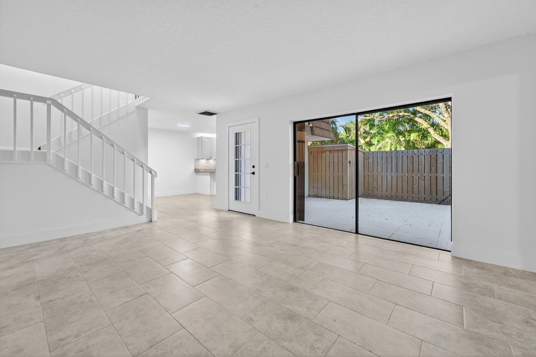 В аренду: $2,900 (3 спален, 2 ванн, 1596 Квадратных фут)