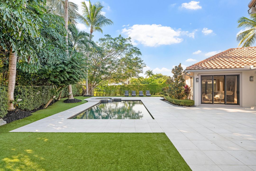 For Sale: $2,975,000 (3 beds, 3 baths, 2175 Square Feet)