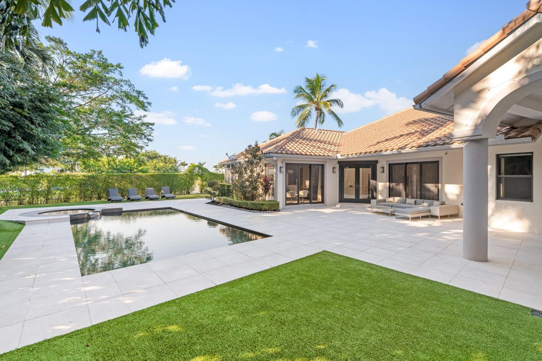 For Sale: $2,975,000 (3 beds, 3 baths, 2175 Square Feet)