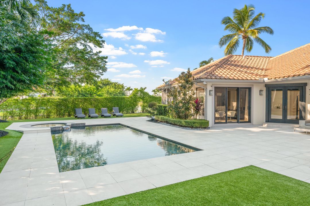 For Sale: $2,975,000 (3 beds, 3 baths, 2175 Square Feet)