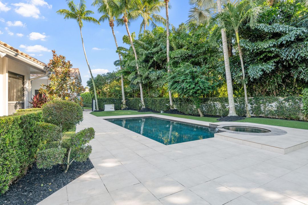 For Sale: $2,975,000 (3 beds, 3 baths, 2175 Square Feet)