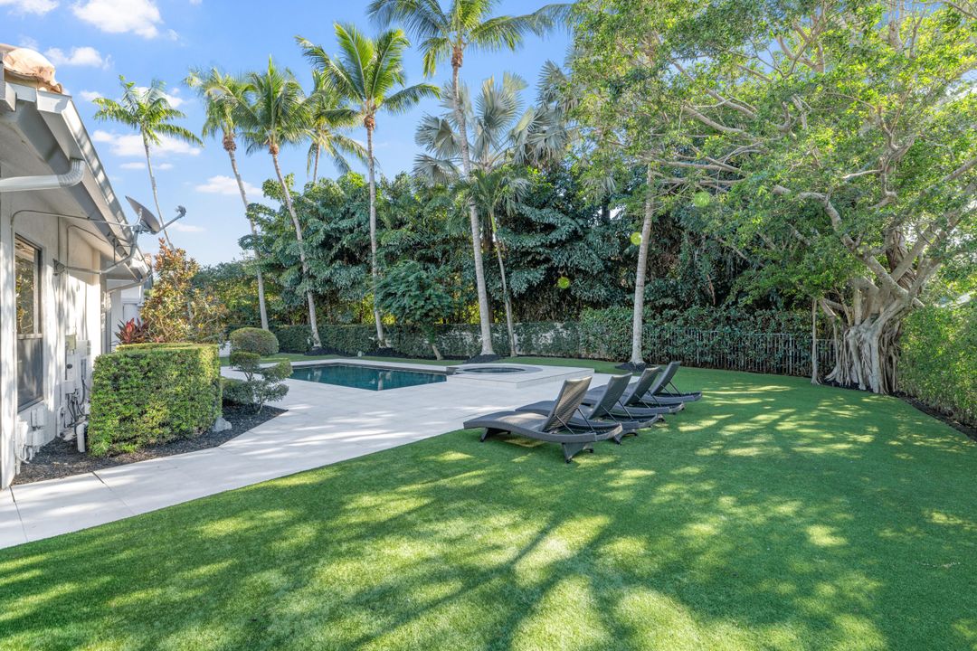 For Sale: $2,975,000 (3 beds, 3 baths, 2175 Square Feet)