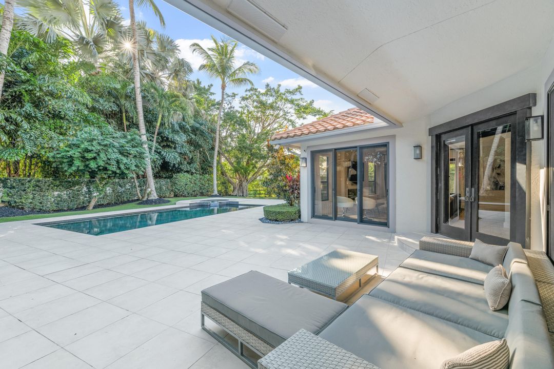 For Sale: $2,975,000 (3 beds, 3 baths, 2175 Square Feet)