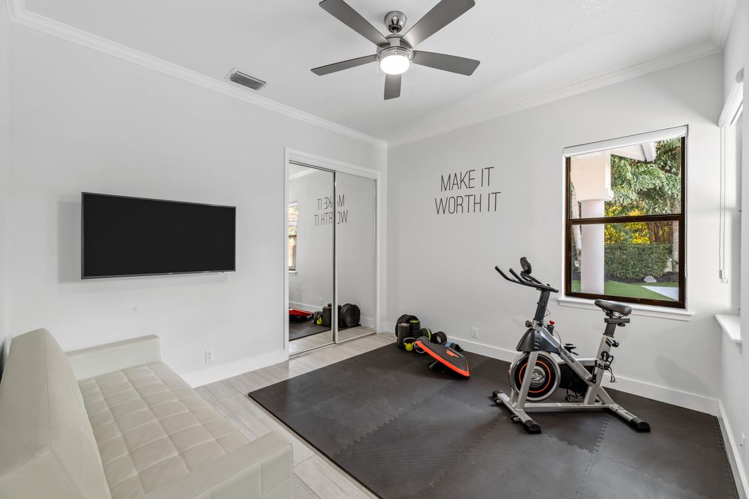 For Sale: $2,975,000 (3 beds, 3 baths, 2175 Square Feet)