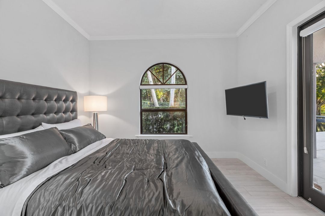 For Sale: $2,975,000 (3 beds, 3 baths, 2175 Square Feet)