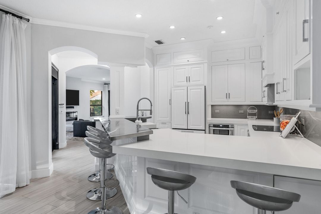 For Sale: $2,975,000 (3 beds, 3 baths, 2175 Square Feet)