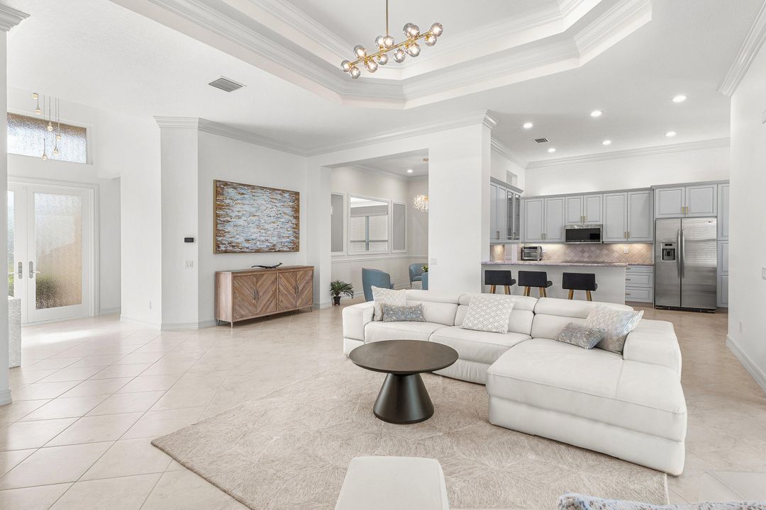 Под контрактом: $799,000 (3 спален, 3 ванн, 2465 Квадратных фут)