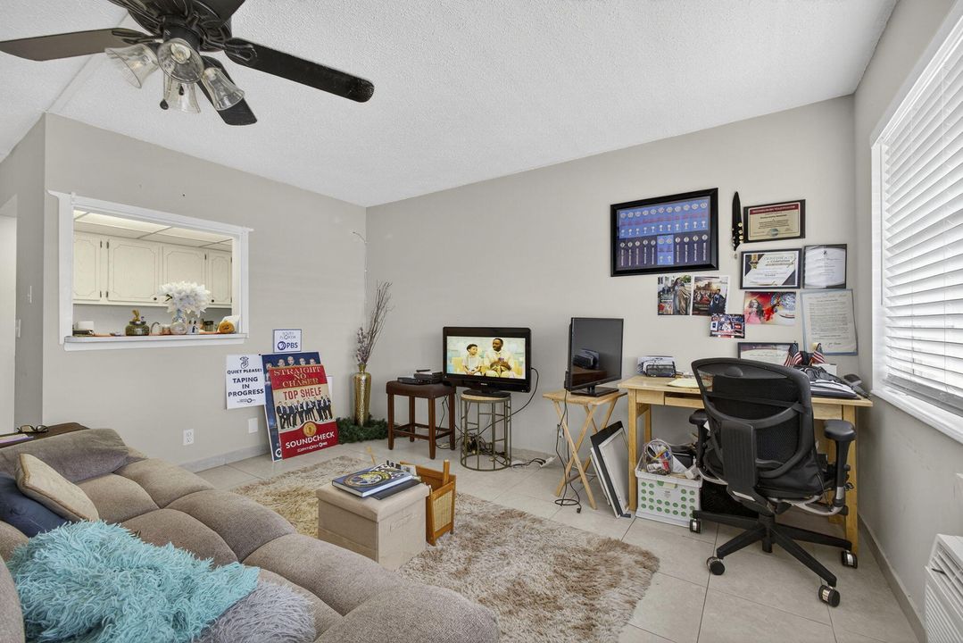 На продажу: $75,000 (1 спален, 1 ванн, 570 Квадратных фут)