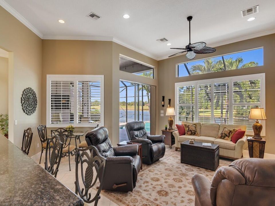 На продажу: $699,500 (3 спален, 2 ванн, 2594 Квадратных фут)