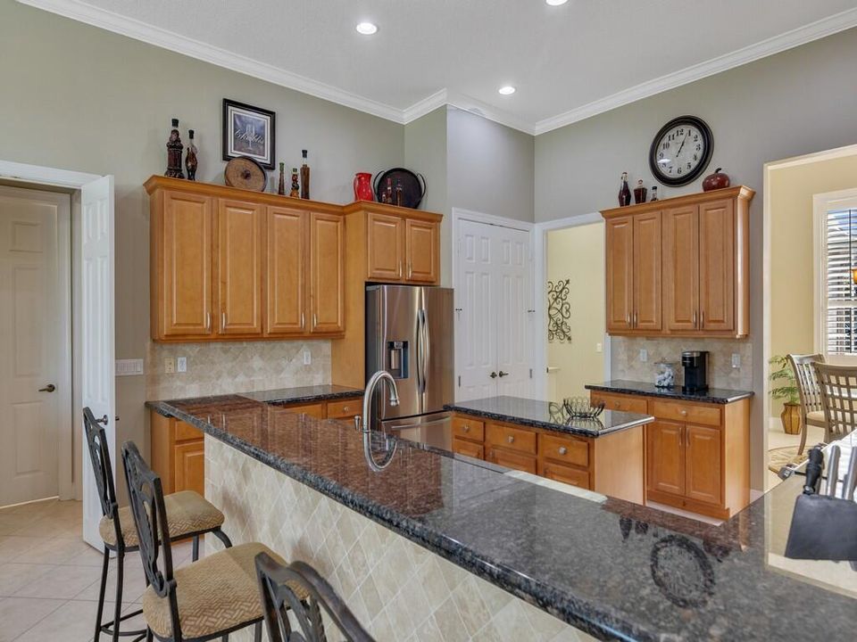 На продажу: $699,500 (3 спален, 2 ванн, 2594 Квадратных фут)