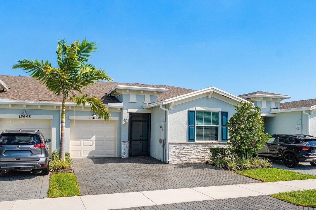 出租: $3,200 (2 贝兹, 2 浴室, 1319 平方英尺)