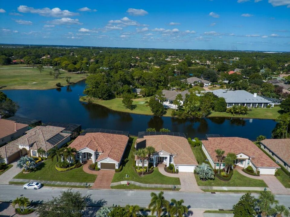 На продажу: $699,500 (3 спален, 2 ванн, 2594 Квадратных фут)