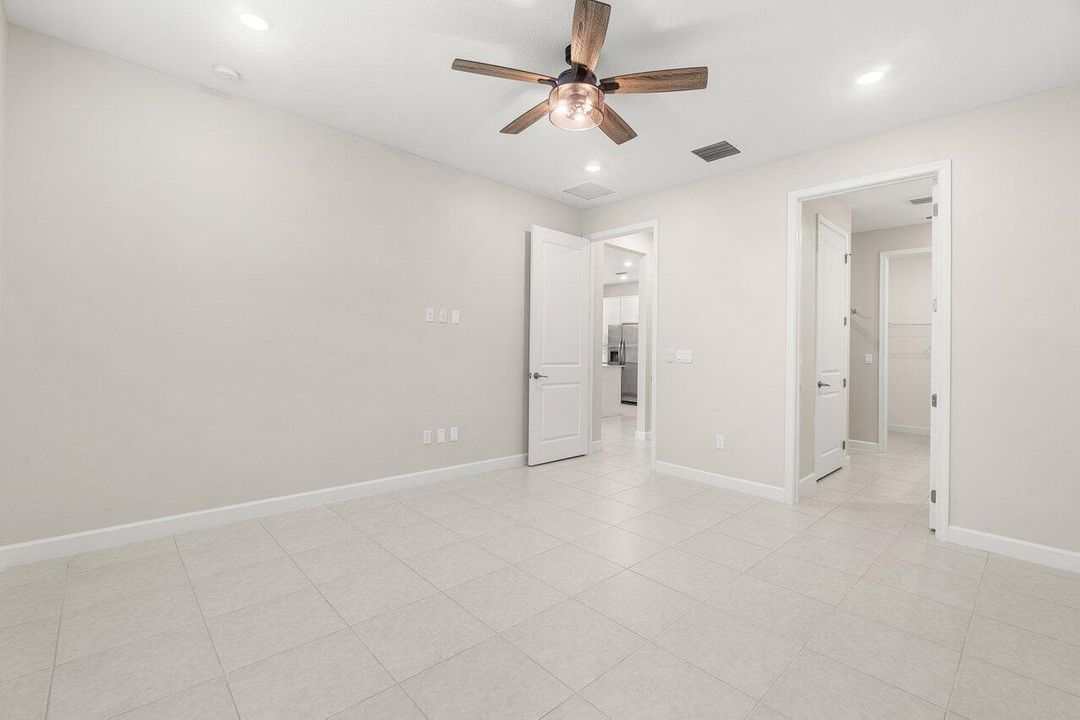 出租: $3,200 (2 贝兹, 2 浴室, 1319 平方英尺)