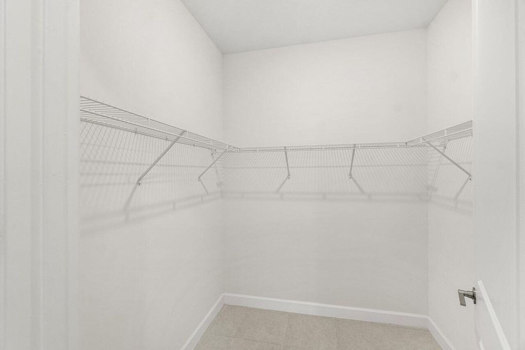 出租: $3,200 (2 贝兹, 2 浴室, 1319 平方英尺)