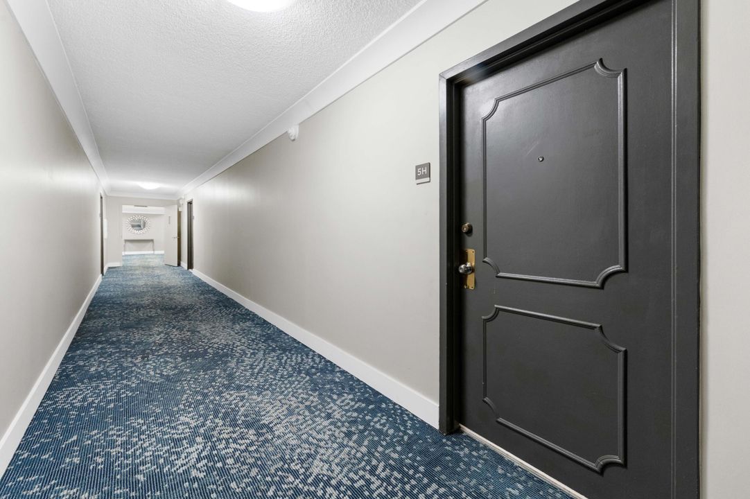 出租: $2,500 (1 贝兹, 1 浴室, 1053 平方英尺)