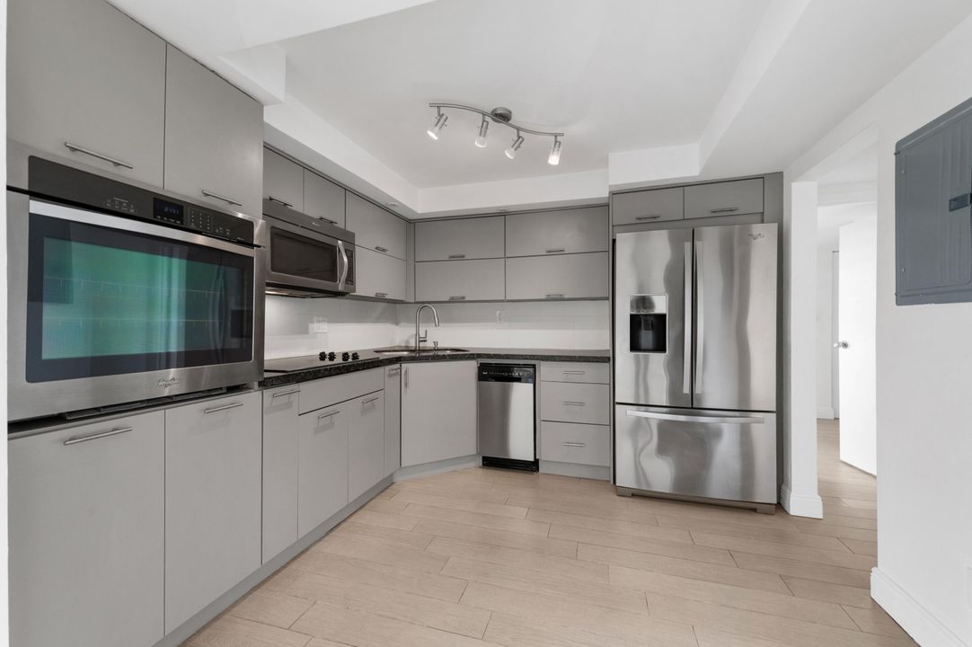 出租: $2,500 (1 贝兹, 1 浴室, 1053 平方英尺)