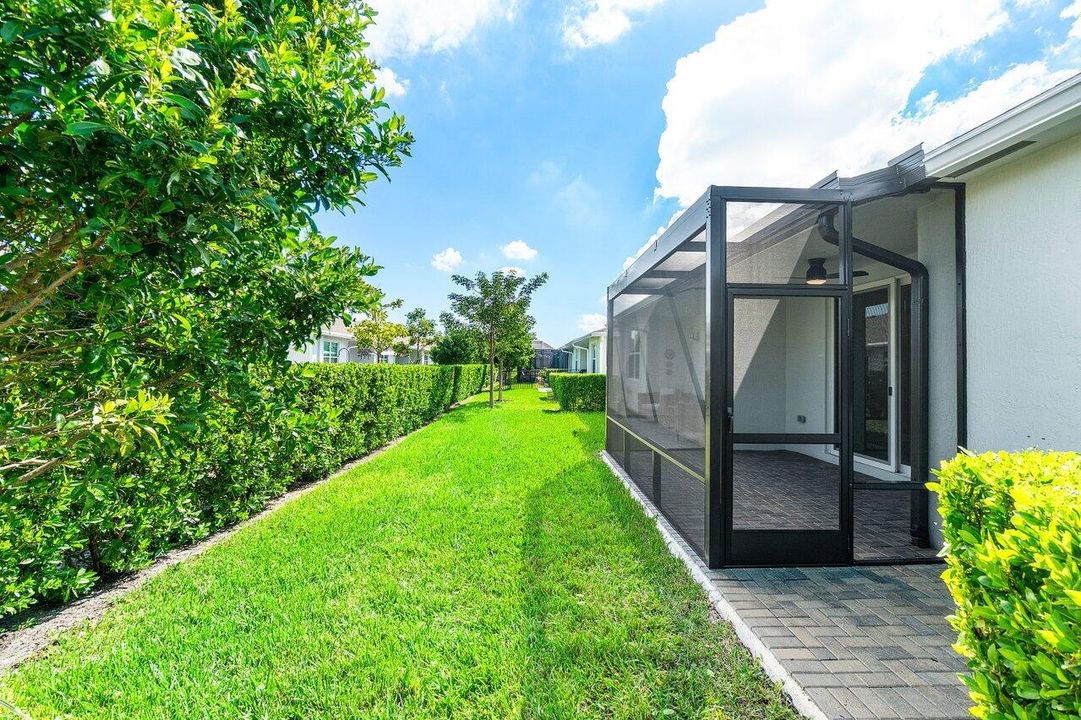 出租: $3,200 (2 贝兹, 2 浴室, 1319 平方英尺)