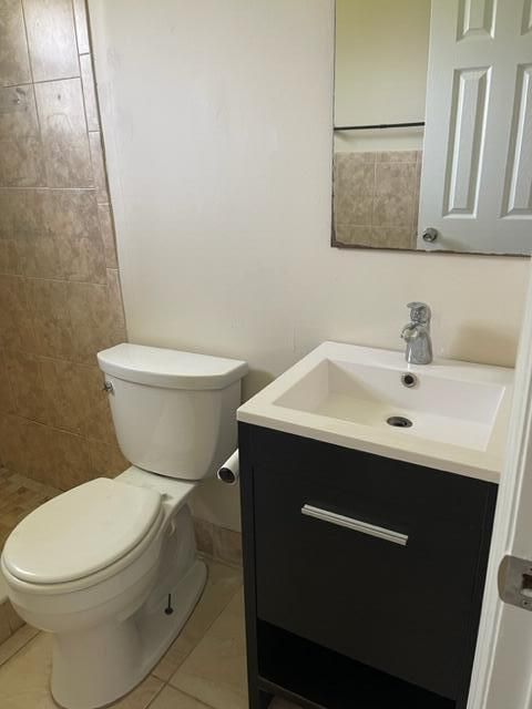 For Rent: $1,650 (2 beds, 1 baths, 832 Square Feet)