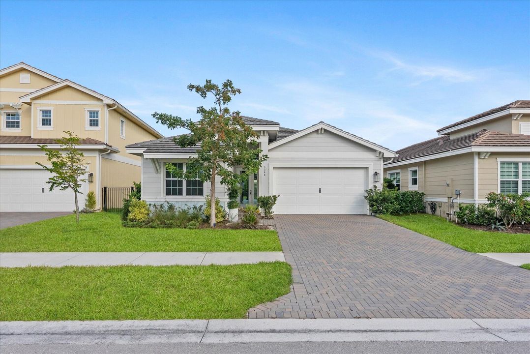 待售: $700,000 (4 贝兹, 3 浴室, 2262 平方英尺)