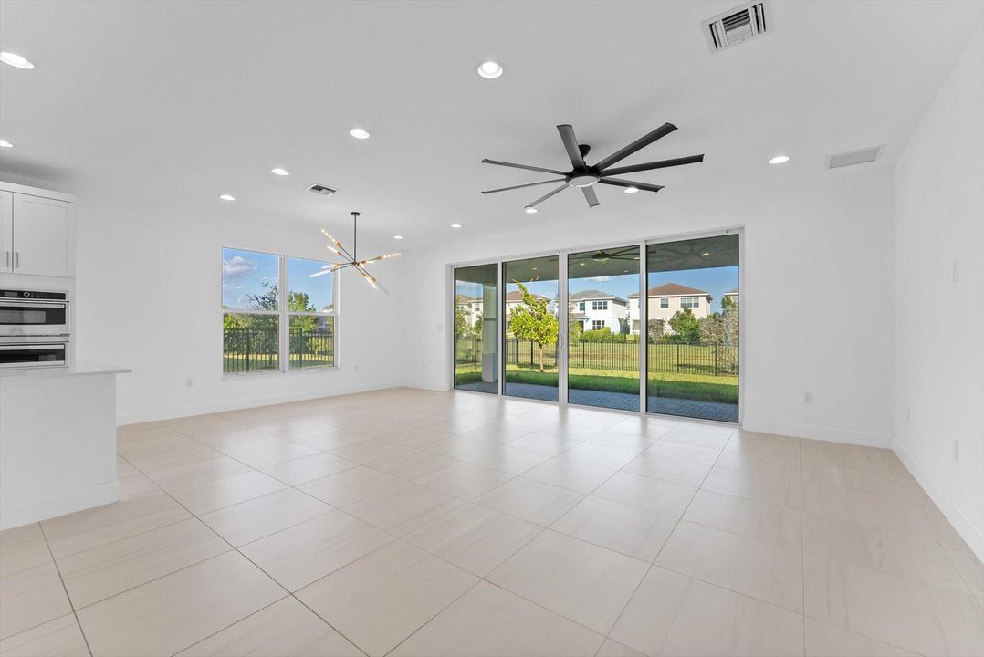 待售: $700,000 (4 贝兹, 3 浴室, 2262 平方英尺)