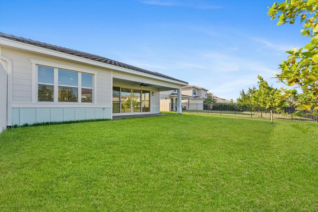 待售: $700,000 (4 贝兹, 3 浴室, 2262 平方英尺)