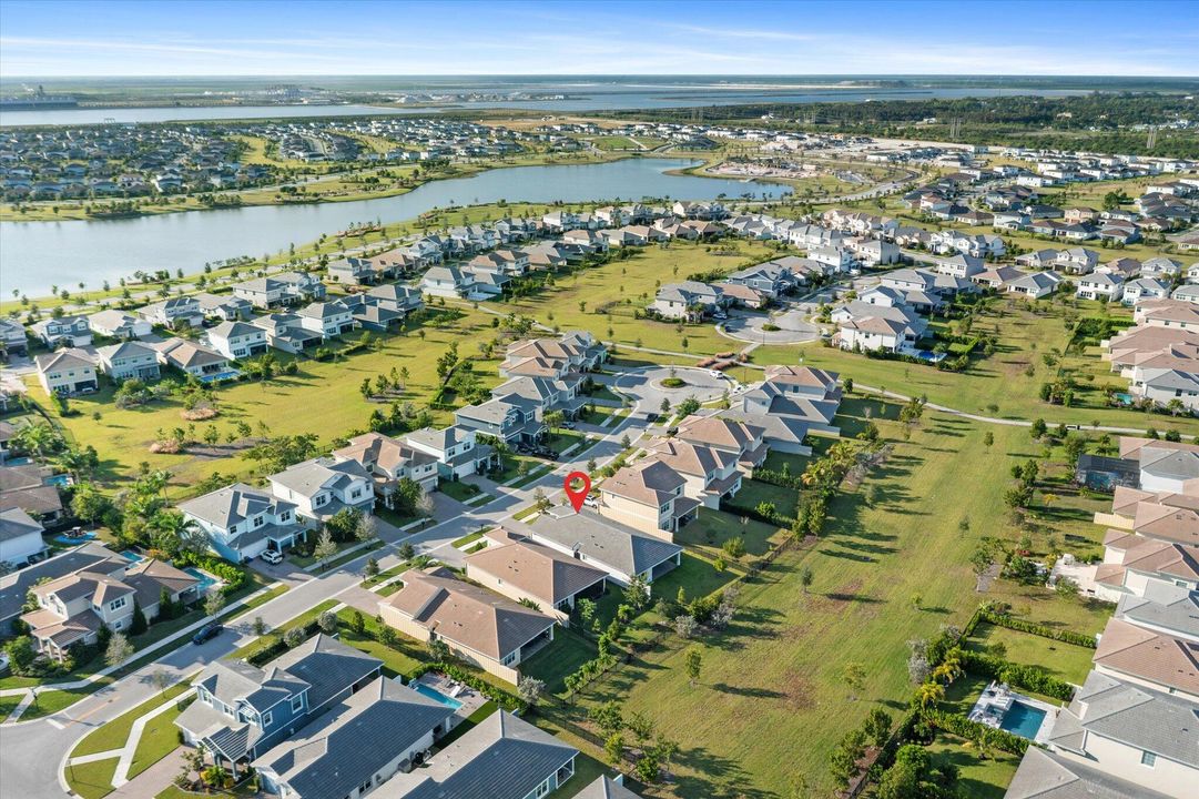 待售: $700,000 (4 贝兹, 3 浴室, 2262 平方英尺)