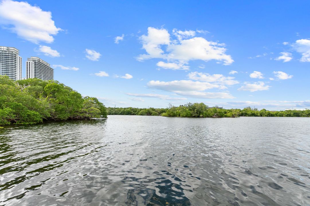 出租: $2,500 (1 贝兹, 1 浴室, 1053 平方英尺)