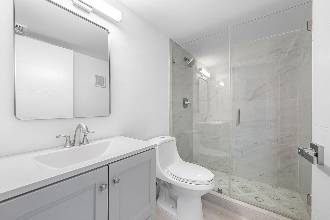 На продажу: $225,000 (2 спален, 2 ванн, 920 Квадратных фут)