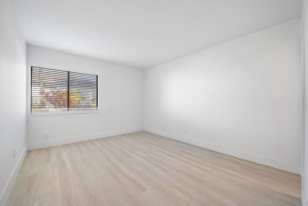 На продажу: $225,000 (2 спален, 2 ванн, 920 Квадратных фут)