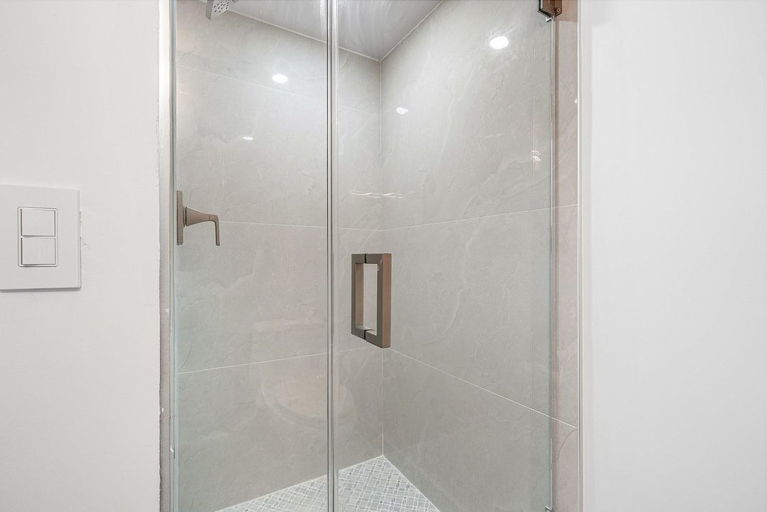 На продажу: $225,000 (2 спален, 2 ванн, 920 Квадратных фут)