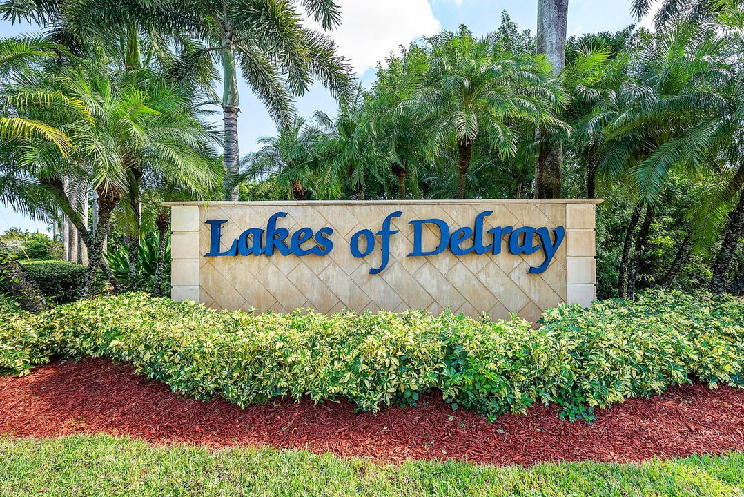 На продажу: $225,000 (2 спален, 2 ванн, 920 Квадратных фут)