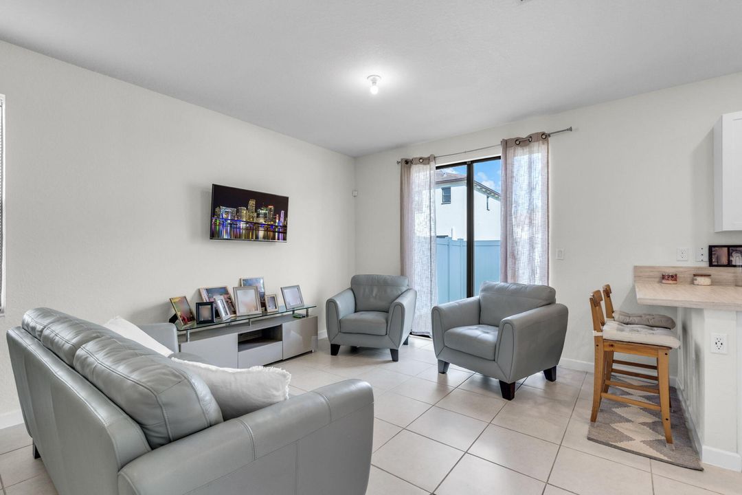 В аренду: $3,300 (3 спален, 2 ванн, 1376 Квадратных фут)