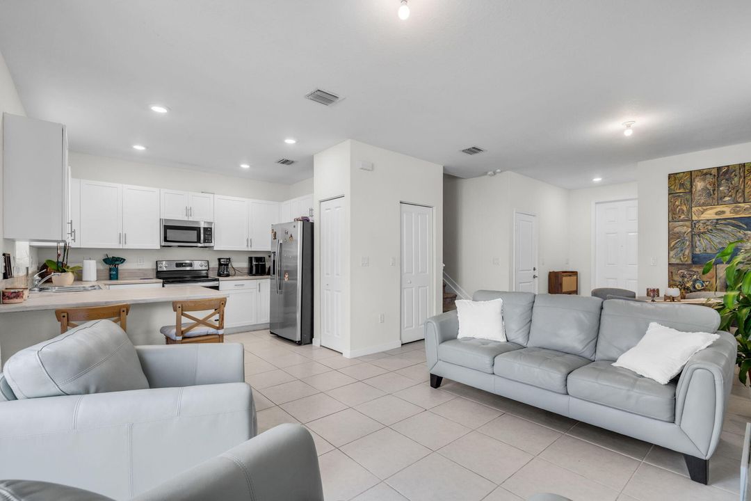 В аренду: $3,300 (3 спален, 2 ванн, 1376 Квадратных фут)