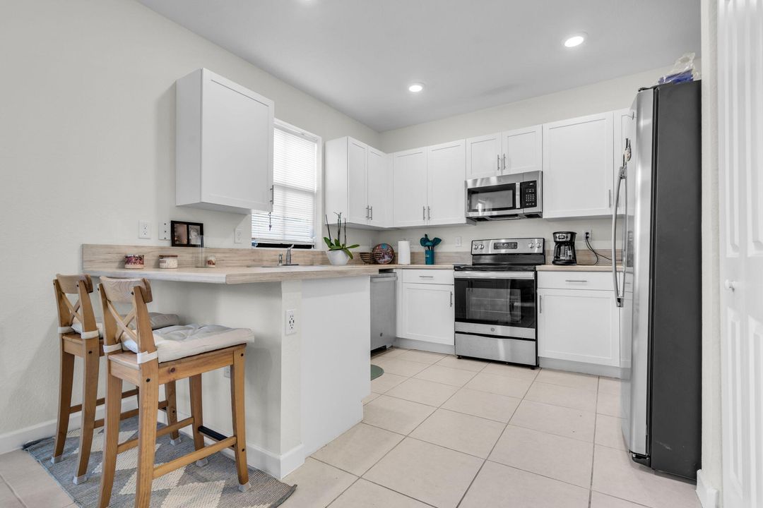 В аренду: $3,300 (3 спален, 2 ванн, 1376 Квадратных фут)