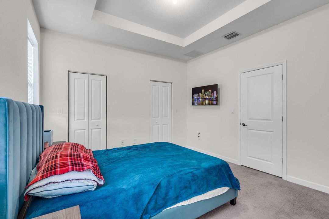 В аренду: $3,300 (3 спален, 2 ванн, 1376 Квадратных фут)