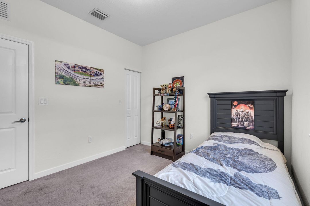 В аренду: $3,300 (3 спален, 2 ванн, 1376 Квадратных фут)