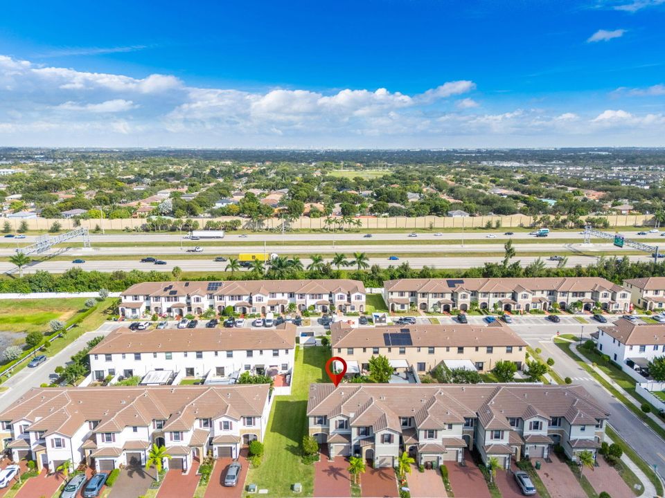 В аренду: $3,300 (3 спален, 2 ванн, 1376 Квадратных фут)