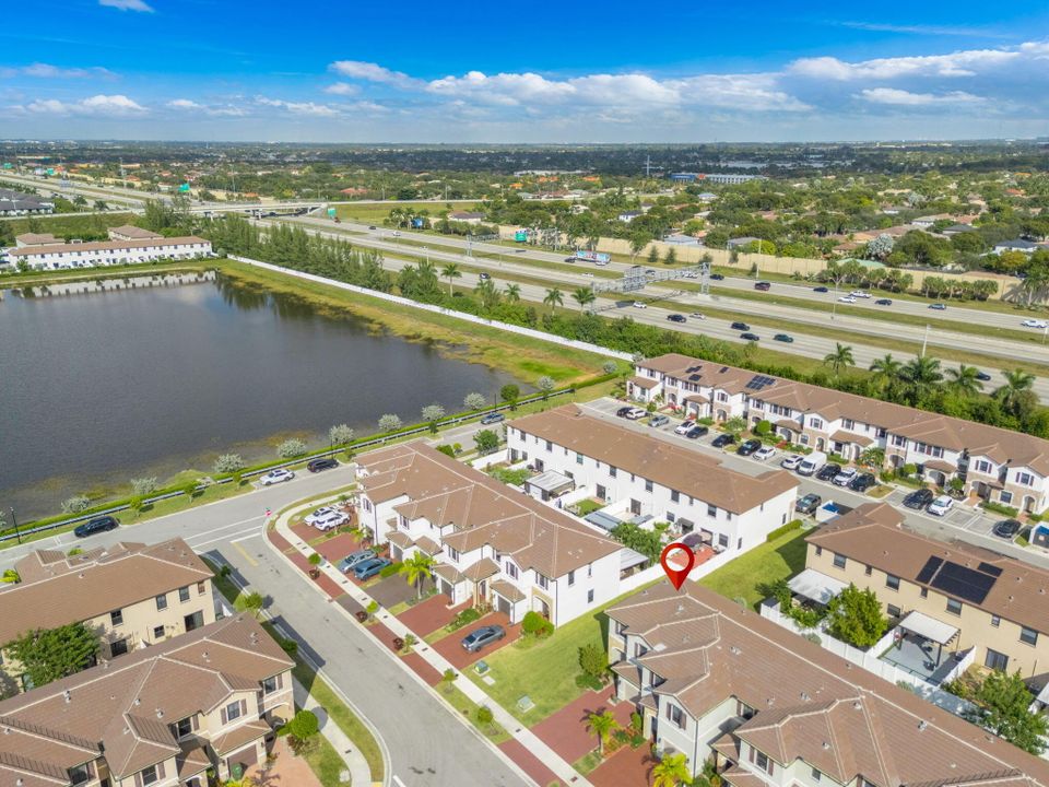 В аренду: $3,300 (3 спален, 2 ванн, 1376 Квадратных фут)