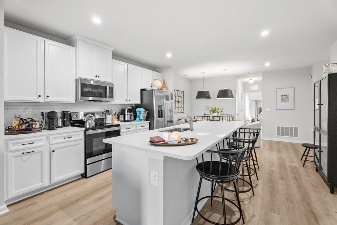 For Rent: $2,600 (2 beds, 2 baths, 1503 Square Feet)