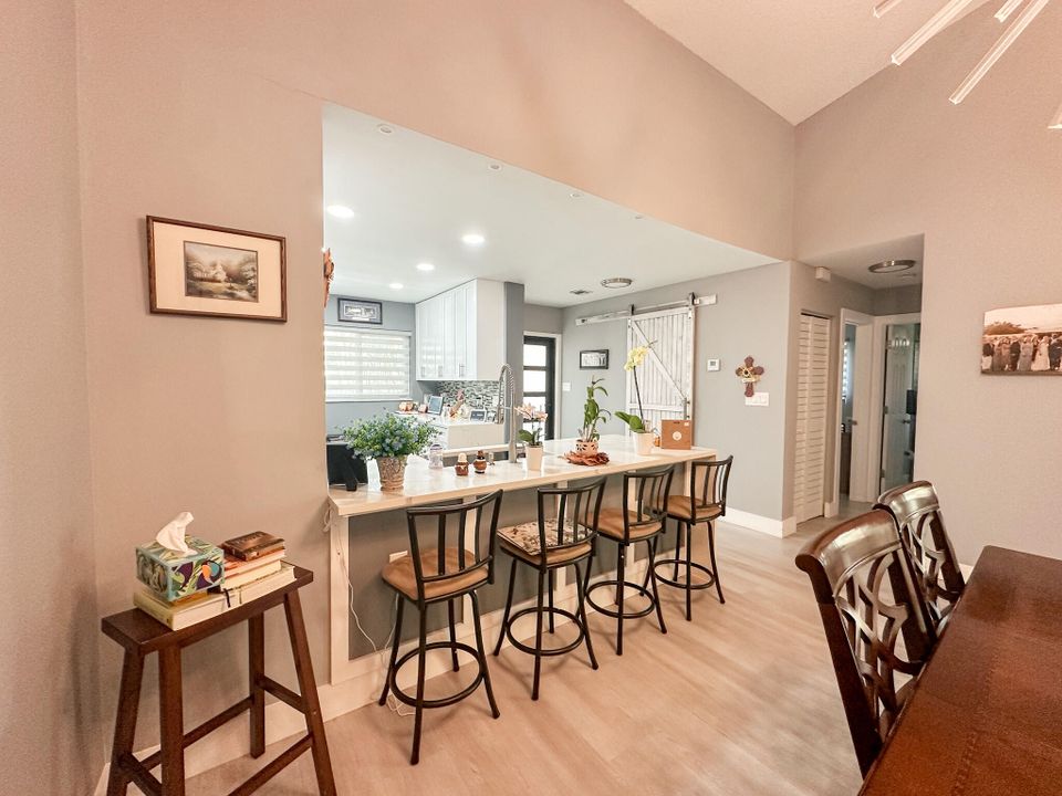 For Sale: $384,999 (2 beds, 2 baths, 1245 Square Feet)